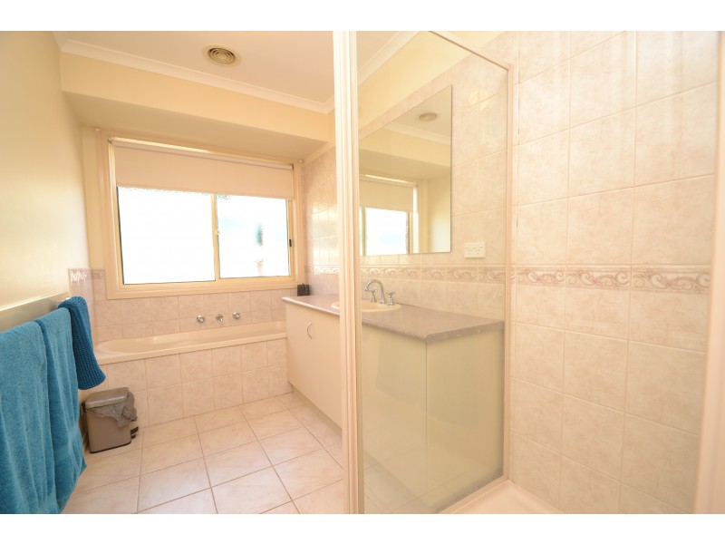 11 Charlton Court, Echuca VIC 3564