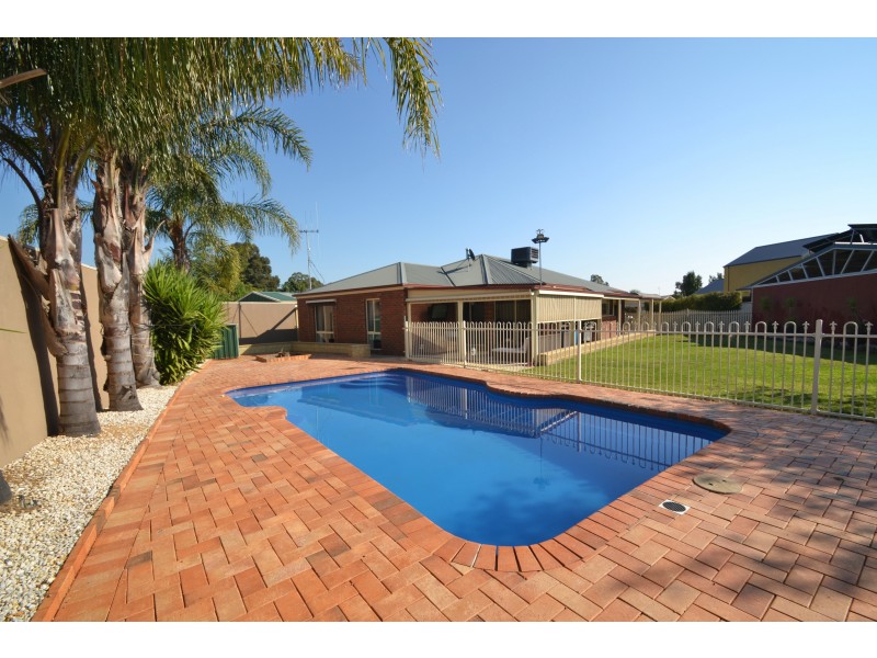 11 Charlton Court, Echuca VIC 3564
