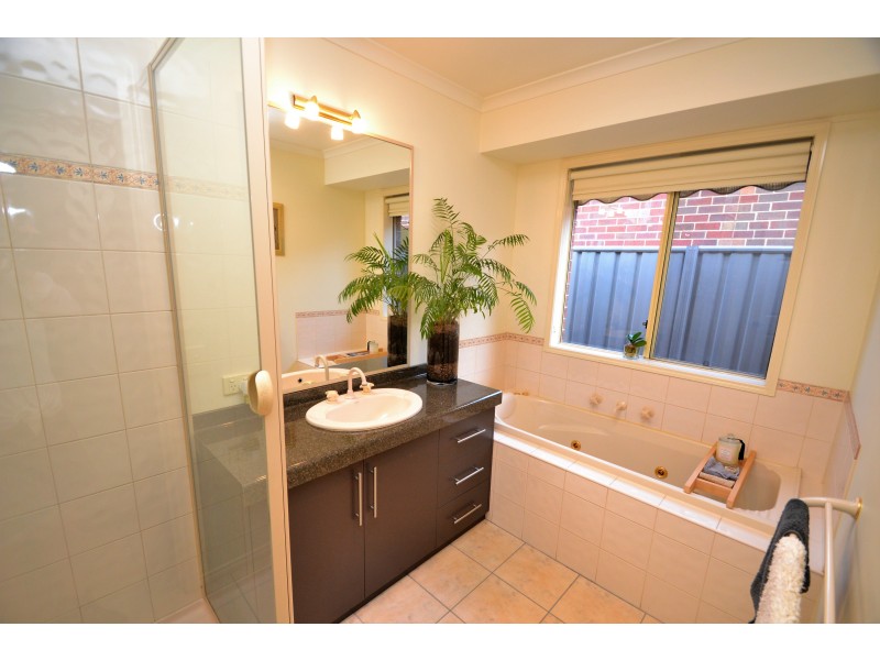 16 James Street, Echuca VIC 3564