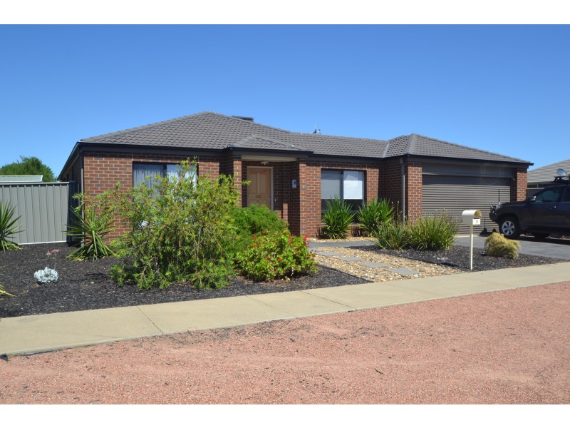 33 Sunset Avenue, Echuca VIC 3564