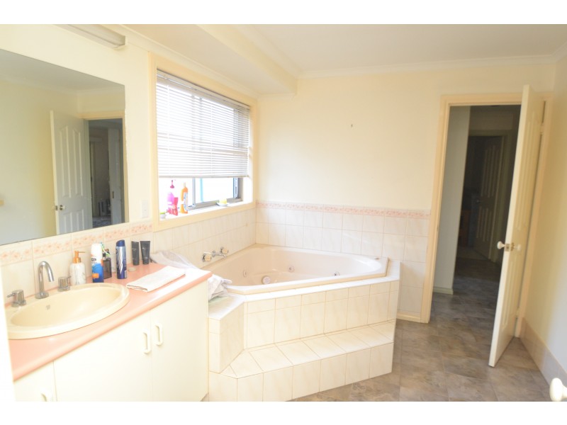 62 Bowen Street, Echuca VIC 3564