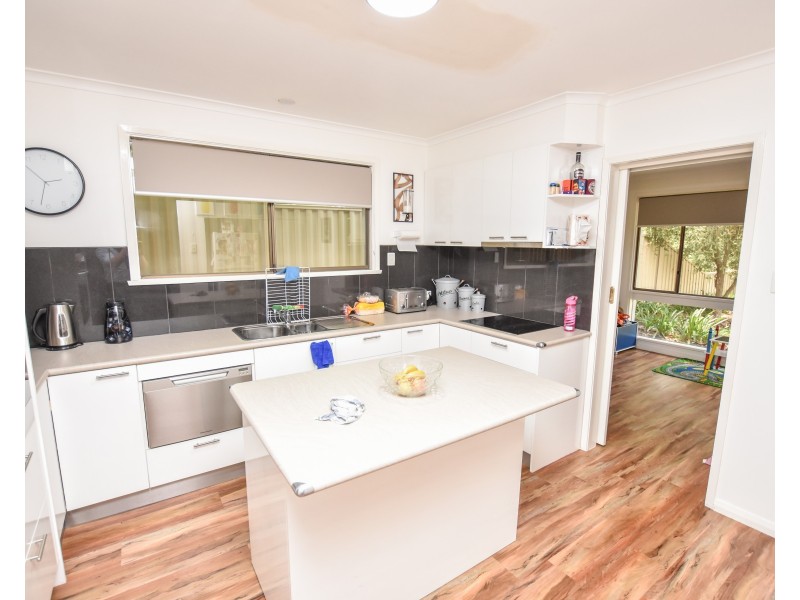 65 Campaspe Esp, Echuca VIC 3564