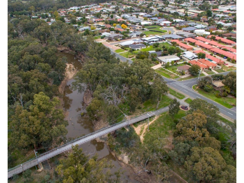 65 Campaspe Esp, Echuca VIC 3564