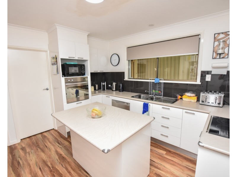 65 Campaspe Esp, Echuca VIC 3564