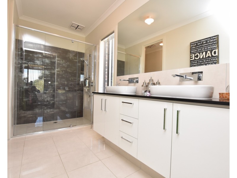 4 Burgundy Drive, Moama NSW 2731