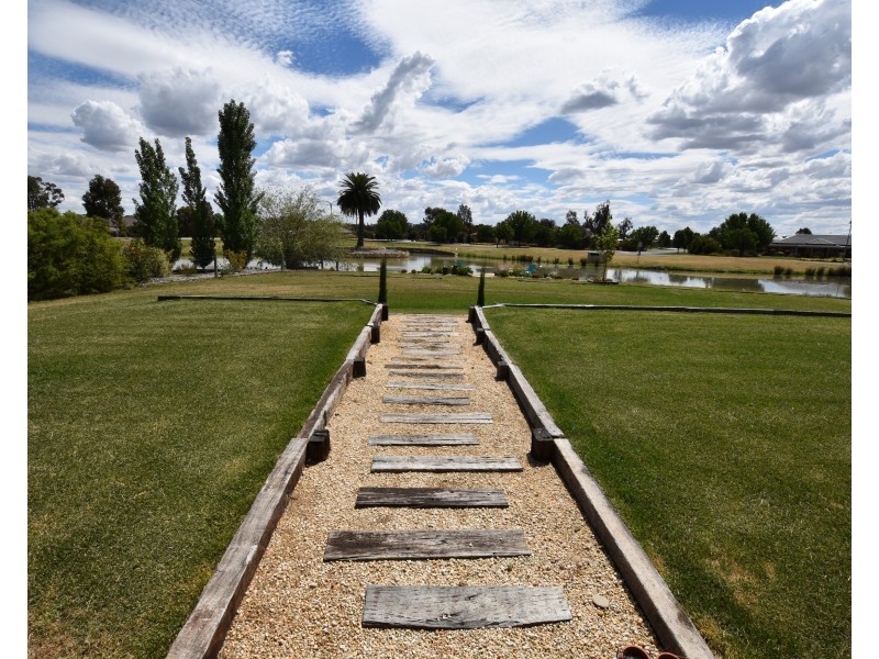 4 Burgundy Drive, Moama NSW 2731