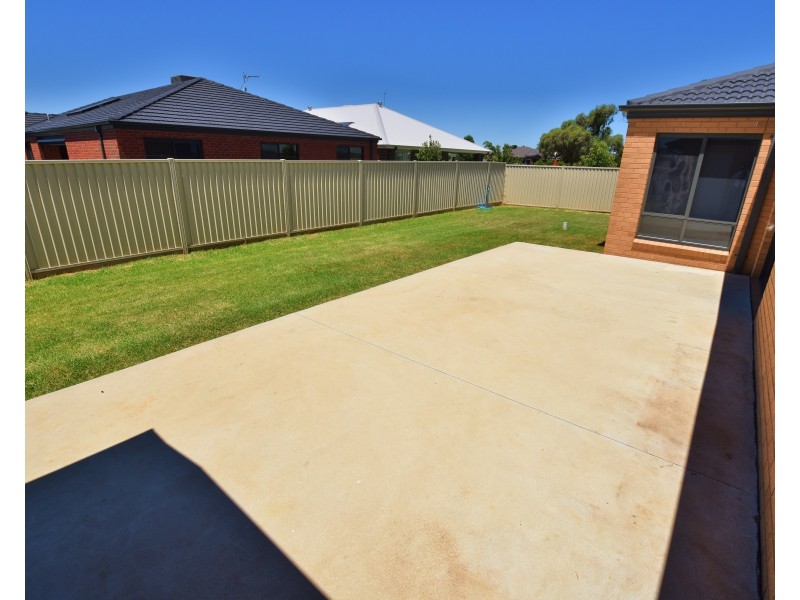 51 Bridlington Avenue, Echuca VIC 3564