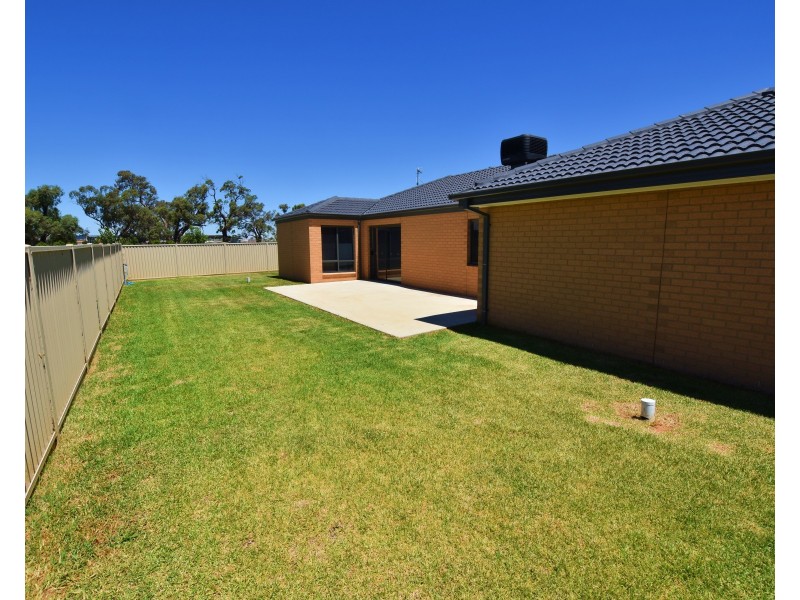 51 Bridlington Avenue, Echuca VIC 3564