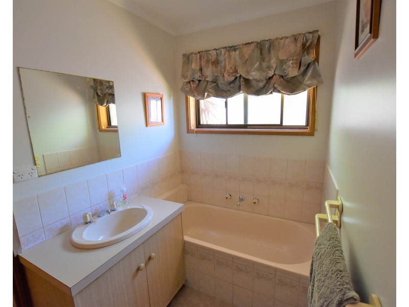 75 Crossen Street, Echuca VIC 3564