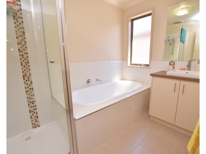 10 Forfar Drive, Moama NSW 2731