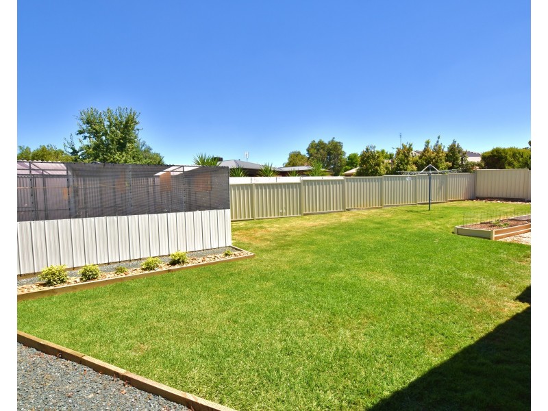 10 Forfar Drive, Moama NSW 2731