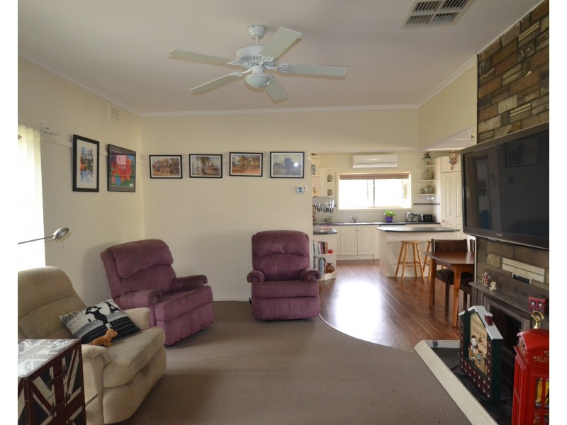 6 Council Street, Moama NSW 2731