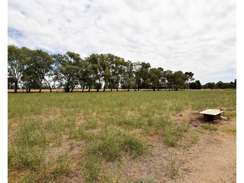 353 Brown Road, Echuca VIC 3564