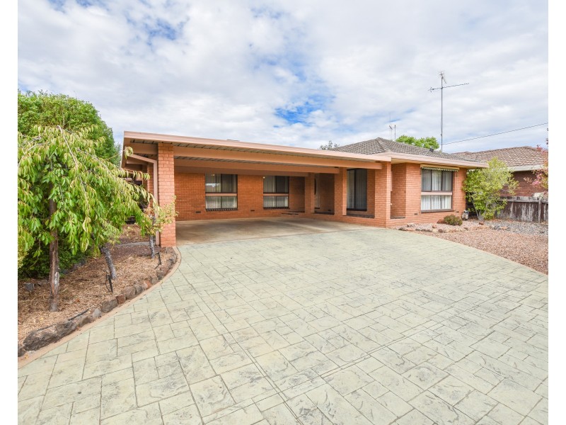 15 Vines Street, Echuca VIC 3564