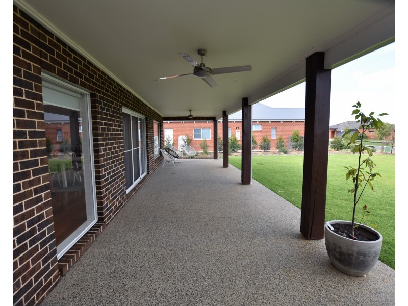 5 Ghost Gum Place, Moama NSW 2731