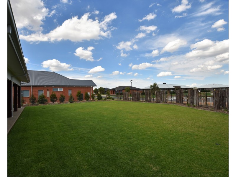 5 Ghost Gum Place, Moama NSW 2731