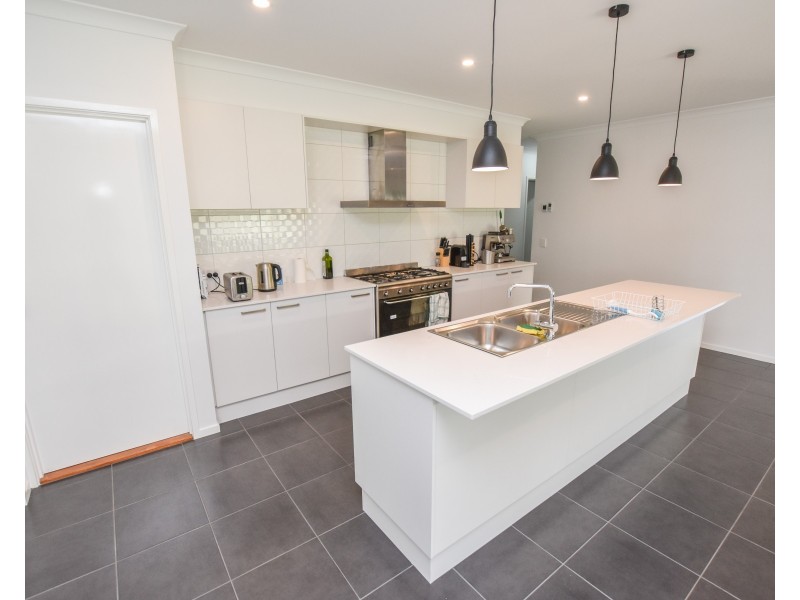 16 Mayflower Drive, Moama NSW 2731