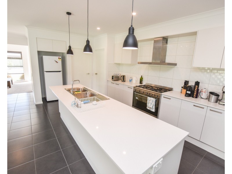 16 Mayflower Drive, Moama NSW 2731