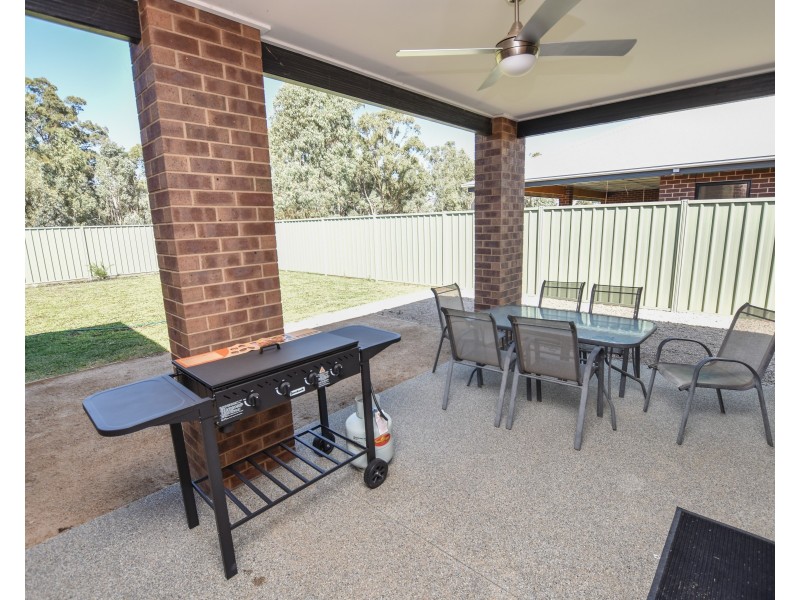 16 Mayflower Drive, Moama NSW 2731