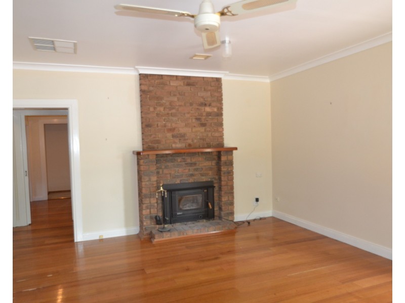 87 Hovell Street, Echuca VIC 3564