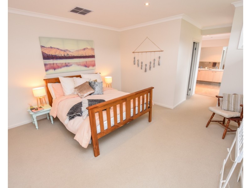 13 Sugargums Drive, Moama NSW 2731