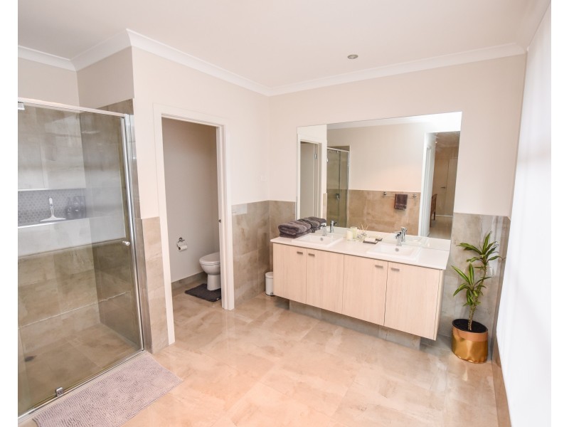 13 Sugargums Drive, Moama NSW 2731