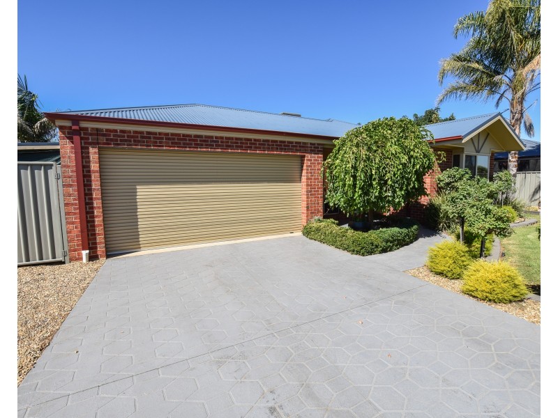 12 Paroo Street, Echuca VIC 3564