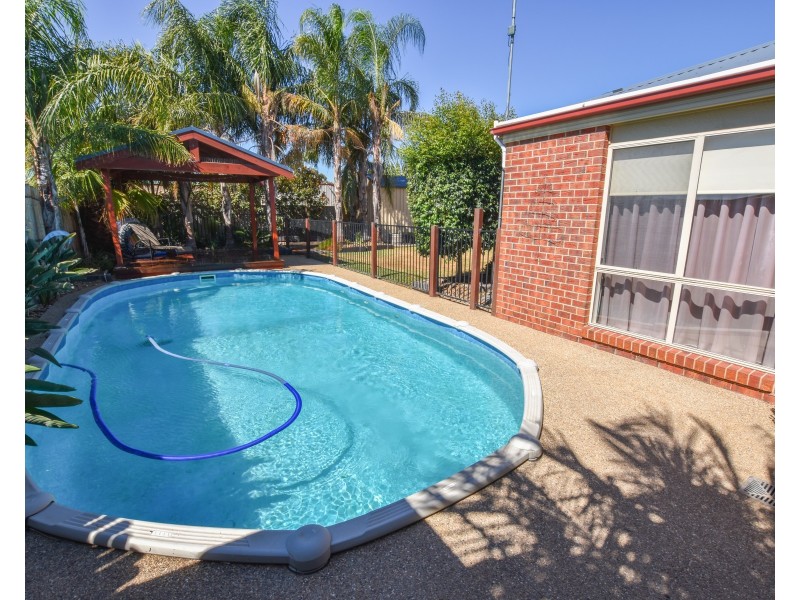 12 Paroo Street, Echuca VIC 3564