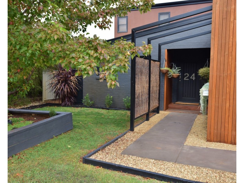 24 Kingfisher Drive West, Moama NSW 2731