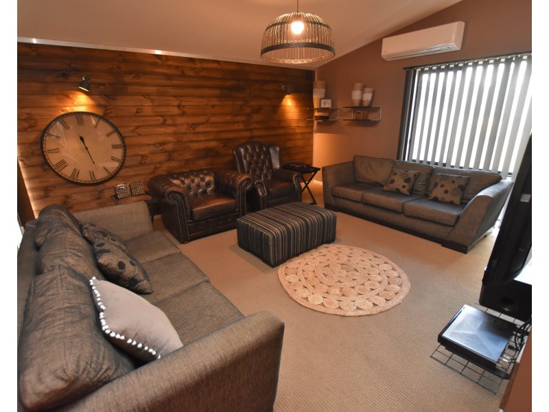 24 Kingfisher Drive West, Moama NSW 2731