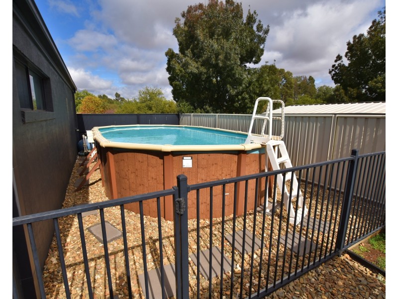 24 Kingfisher Drive West, Moama NSW 2731