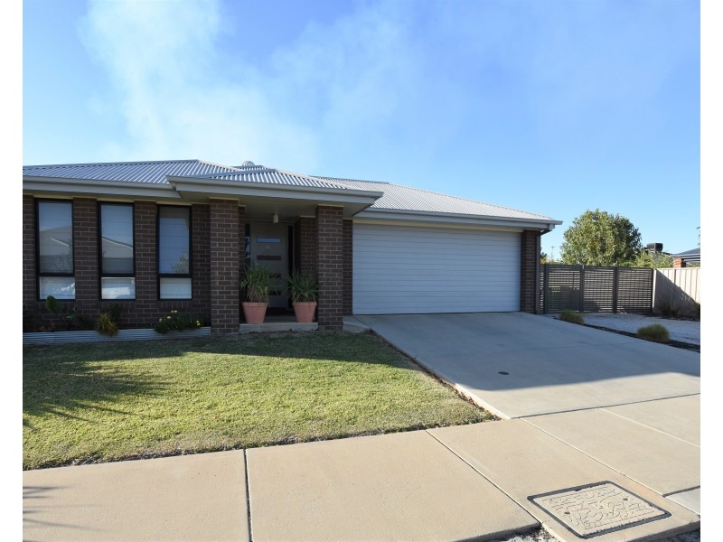 11 Howell Drive, Echuca VIC 3564