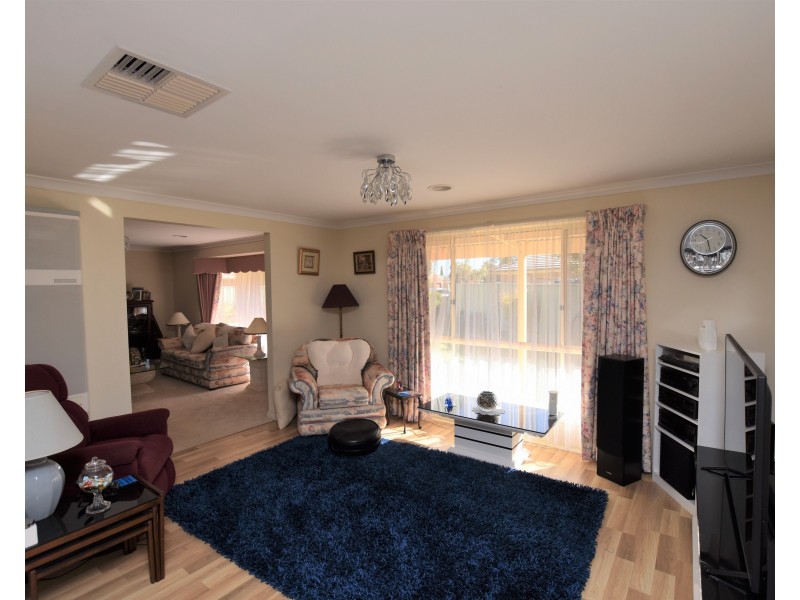 67 Woodlands Circuit, Echuca VIC 3564