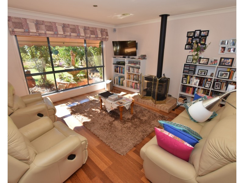 13 Kingfisher Drive West, Moama NSW 2731