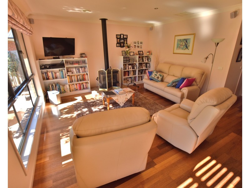 13 Kingfisher Drive West, Moama NSW 2731