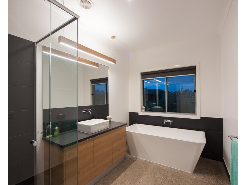 41 Pinerate Place, Echuca VIC 3564