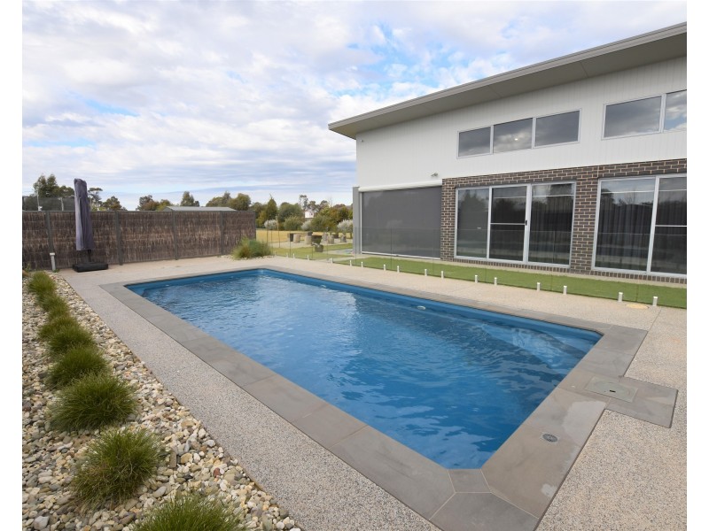 41 Pinerate Place, Echuca VIC 3564