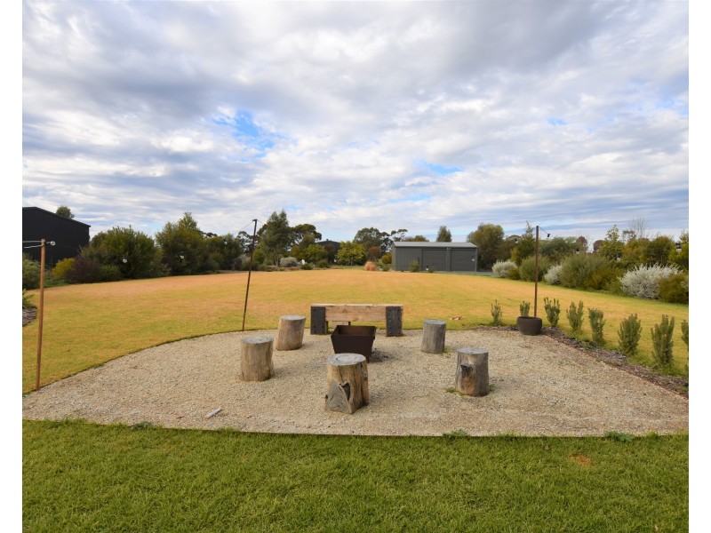 41 Pinerate Place, Echuca VIC 3564