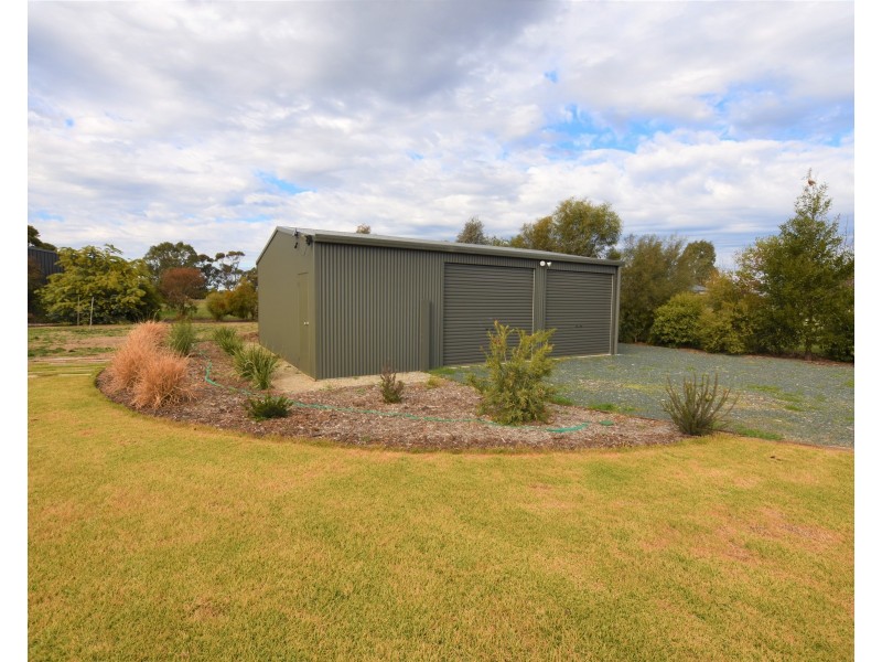 41 Pinerate Place, Echuca VIC 3564