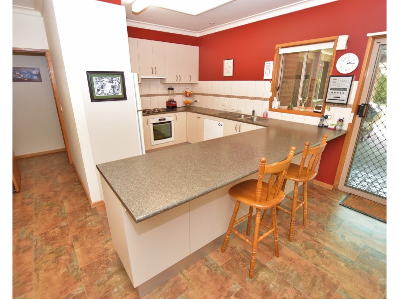 69 Rutley Crescent, Echuca VIC 3564