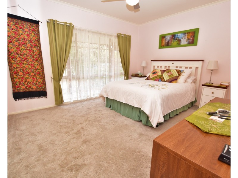 69 Rutley Crescent, Echuca VIC 3564