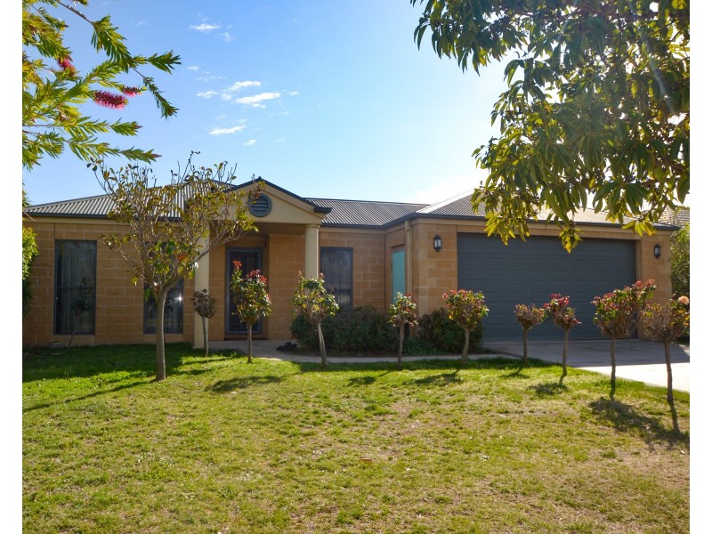 96 Shetland Drive, Moama NSW 2731