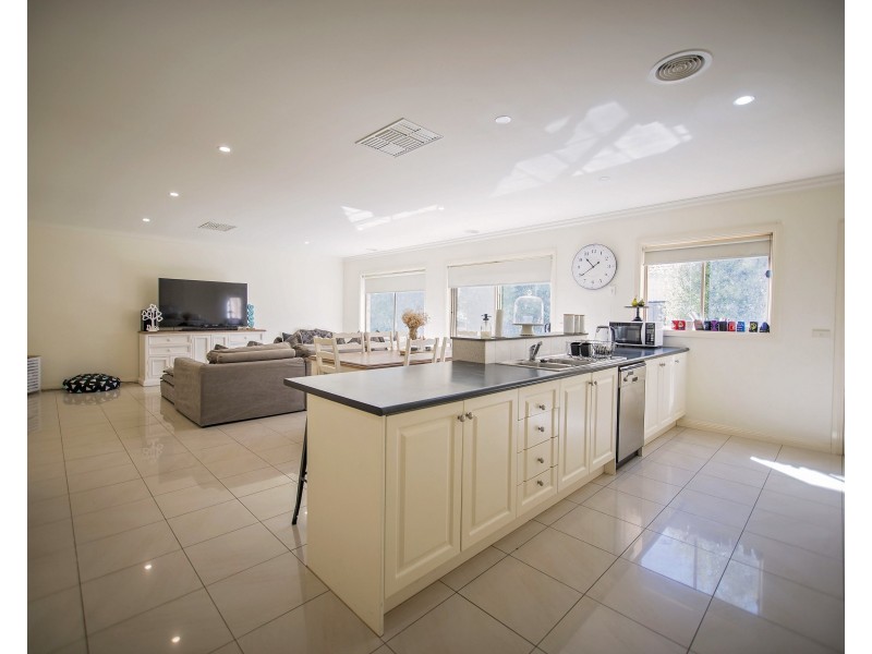 6 Park Avenue, Echuca VIC 3564