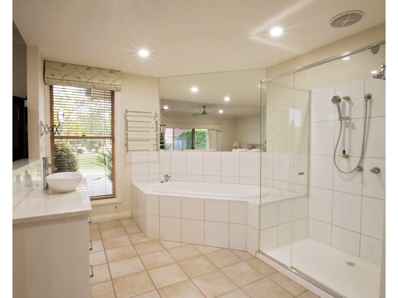 24 Wallingford Court, Echuca VIC 3564