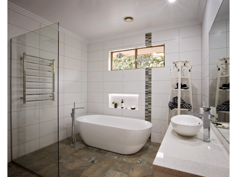 24 Wallingford Court, Echuca VIC 3564