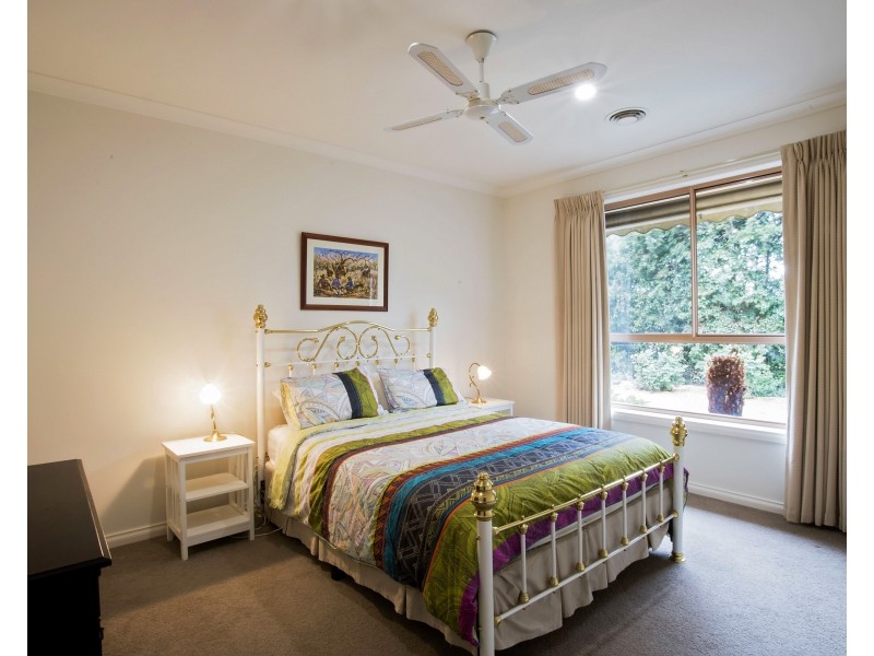 24 Wallingford Court, Echuca VIC 3564