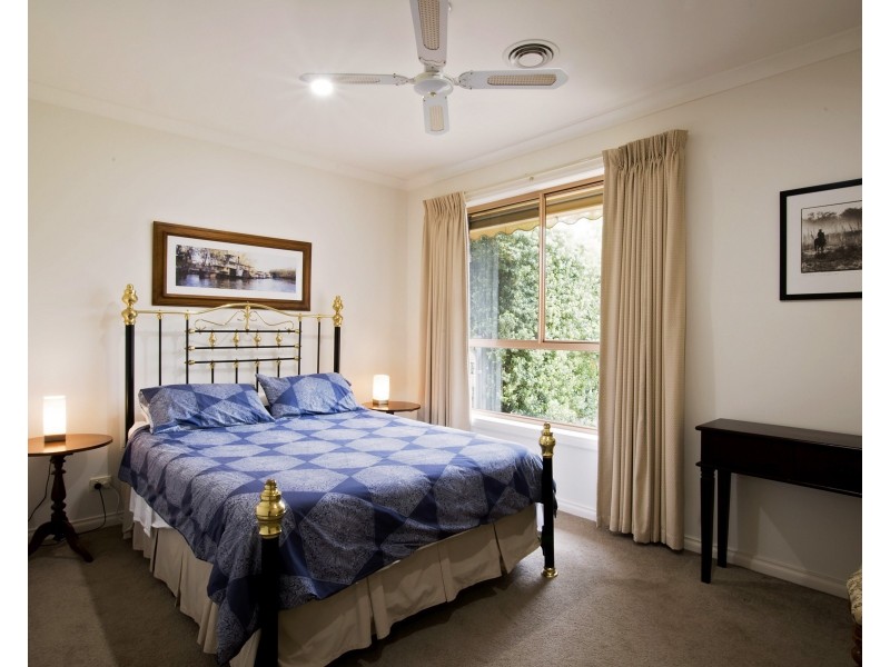 24 Wallingford Court, Echuca VIC 3564
