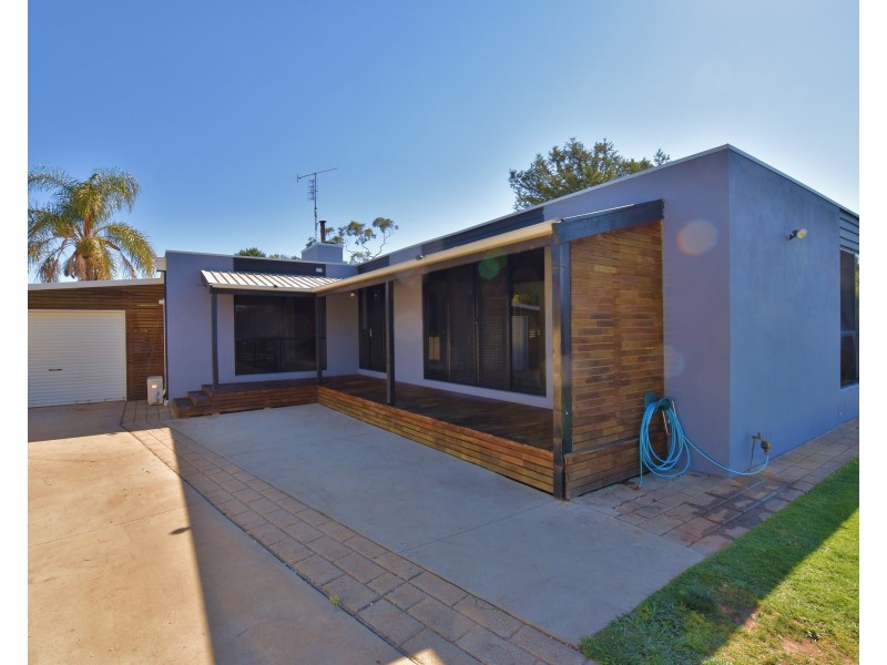 3 Carlyon Close, Moama NSW 2731