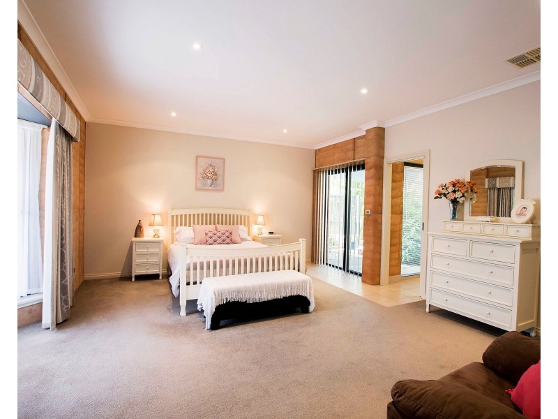 8 Hollara Drive, Moama NSW 2731