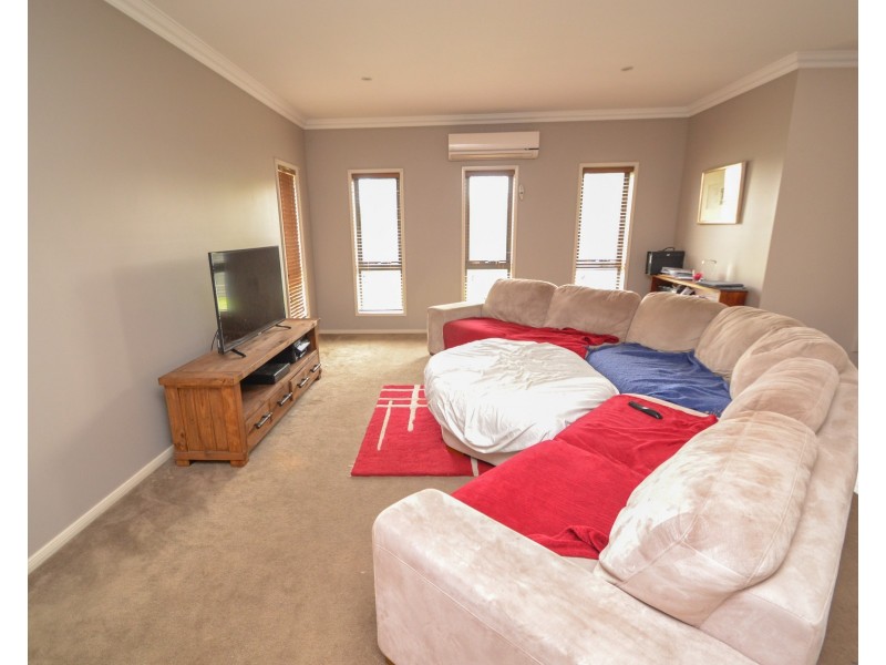 1/1 Jacana Ave, Moama NSW 2731